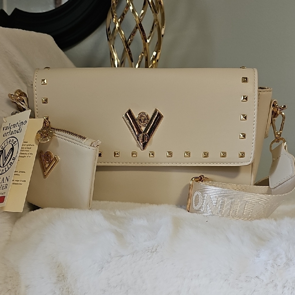 Valentino Orlandi NWT -Cream Crossbody Bag with Gold Studs and Pouch. MSRap 330.